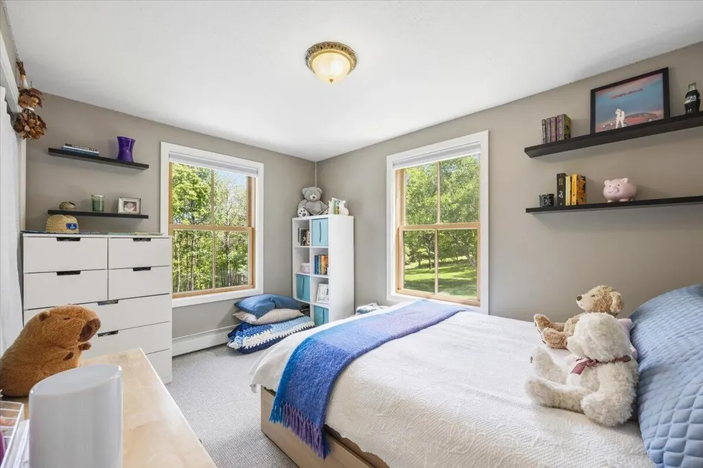 7 Breezy Hill Lane Falmouth ME 04105
