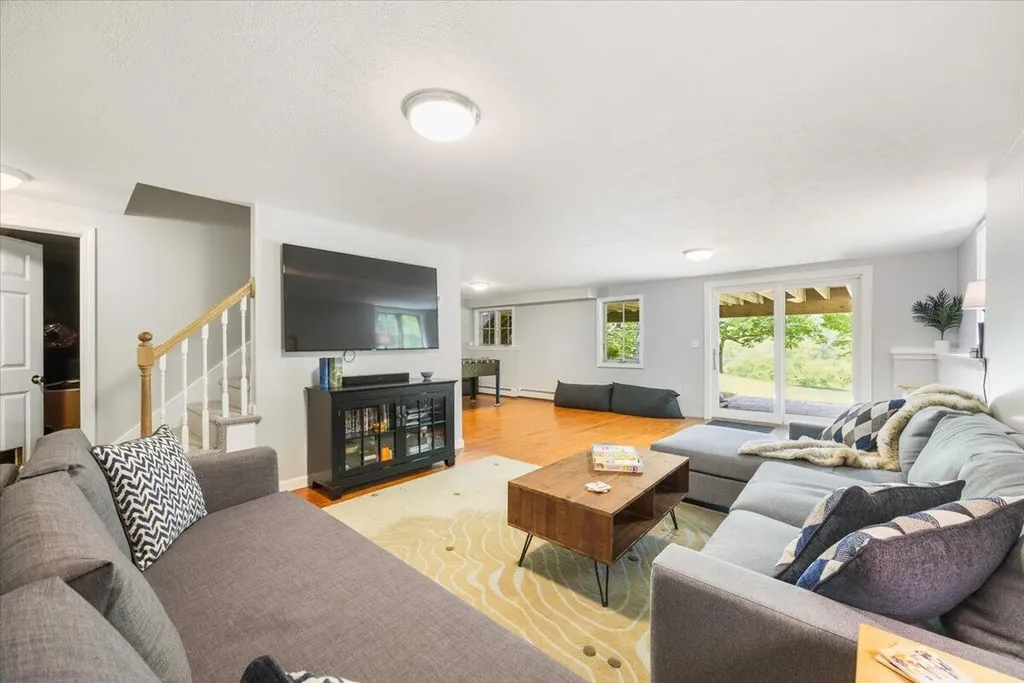 7 Breezy Hill Lane Falmouth ME 04105