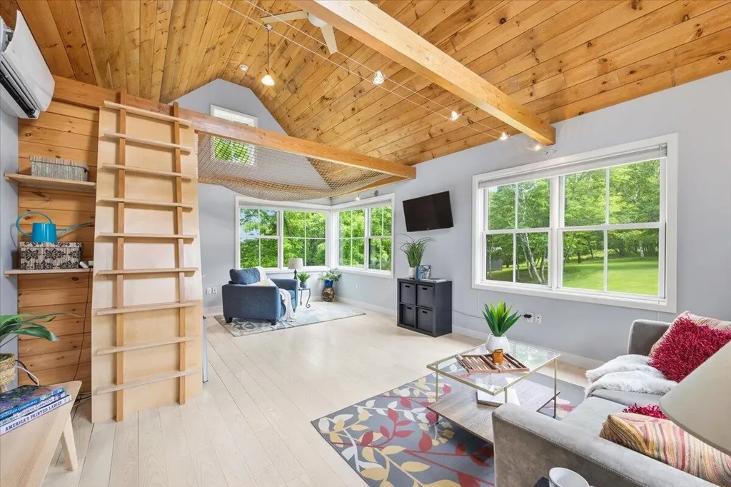 7 Breezy Hill Lane Falmouth ME 04105
