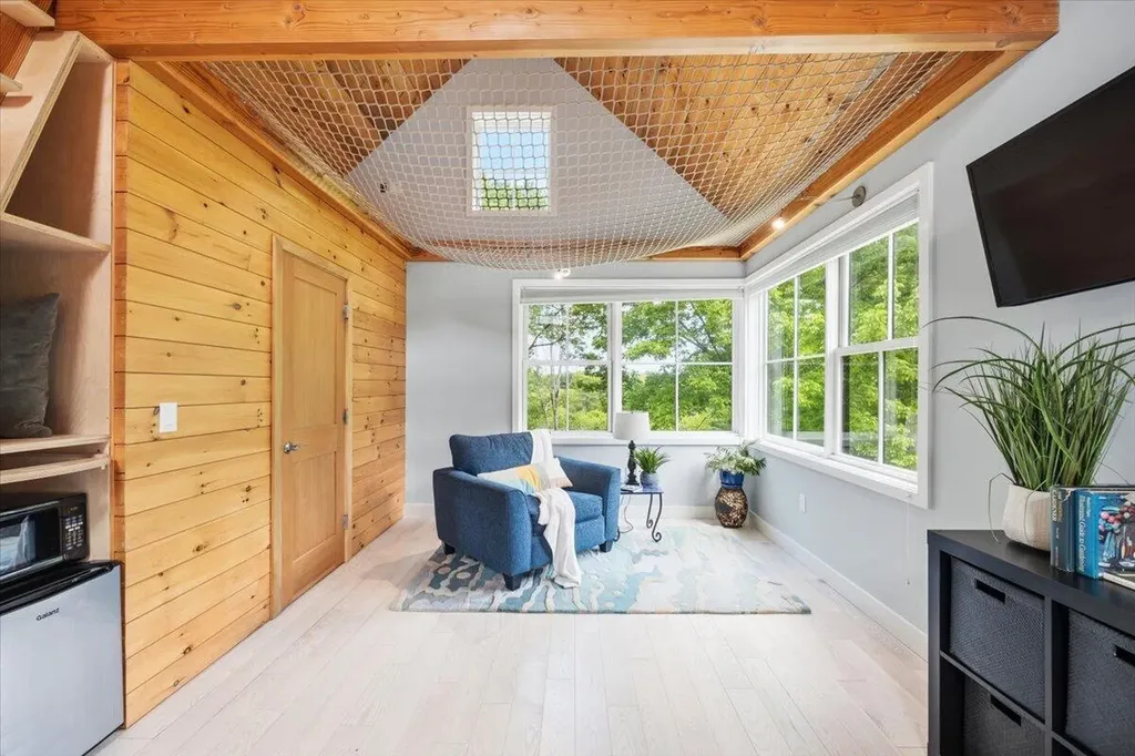 7 Breezy Hill Lane Falmouth ME 04105