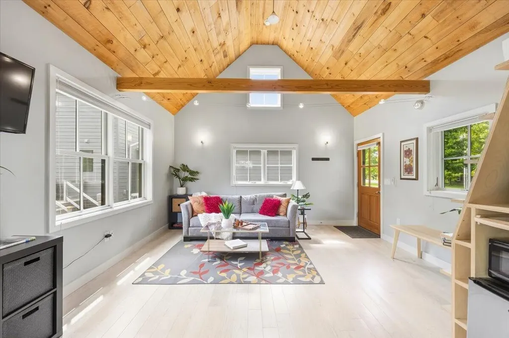 7 Breezy Hill Lane Falmouth ME 04105