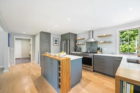 7 Breezy Hill Lane Falmouth ME 04105