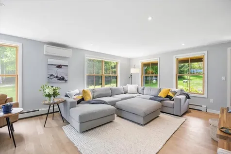 7 Breezy Hill Lane Falmouth ME 04105