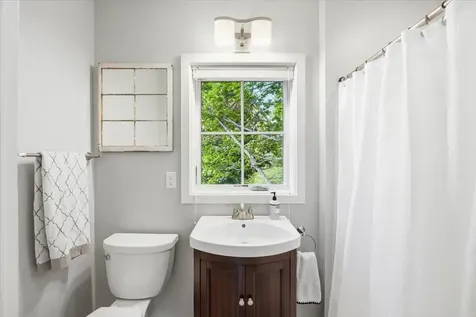 7 Breezy Hill Lane Falmouth ME 04105