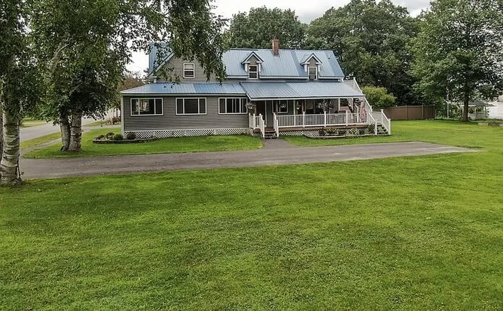 37 Penobscot Avenue Howland ME 04448