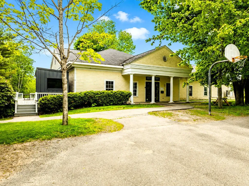 10 Knowlton Street Camden ME 04843
