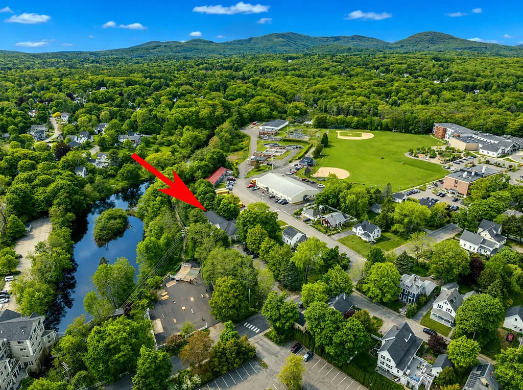 10 Knowlton Street Camden ME 04843