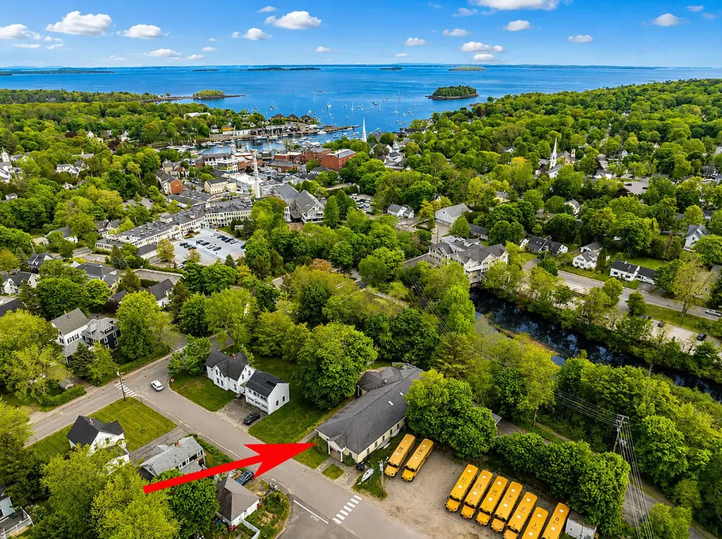10 Knowlton Street Camden ME 04843