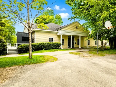 10 Knowlton Street Camden ME 04843