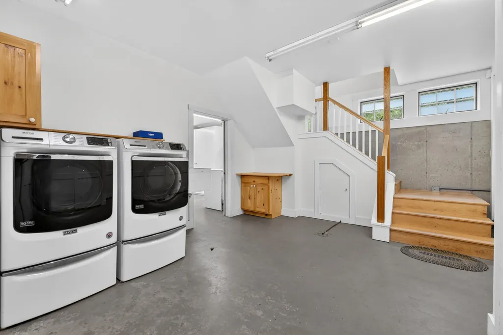 526 Belfast Road Camden ME 04843