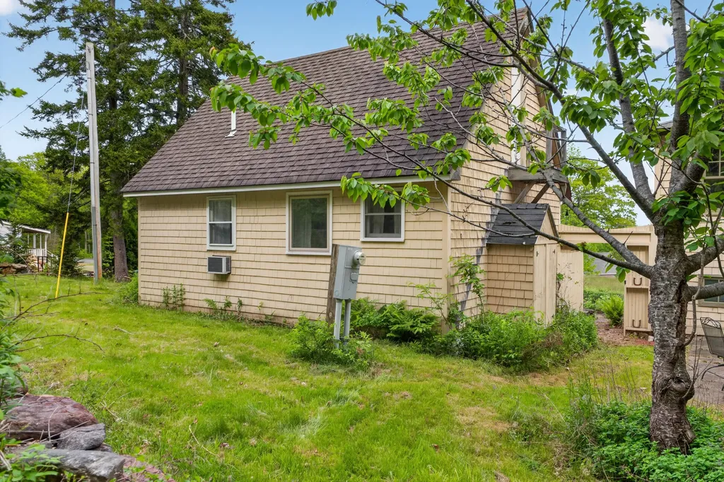 526 Belfast Road Camden ME 04843