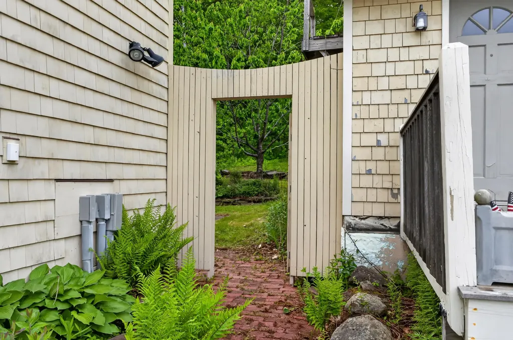 526 Belfast Road Camden ME 04843