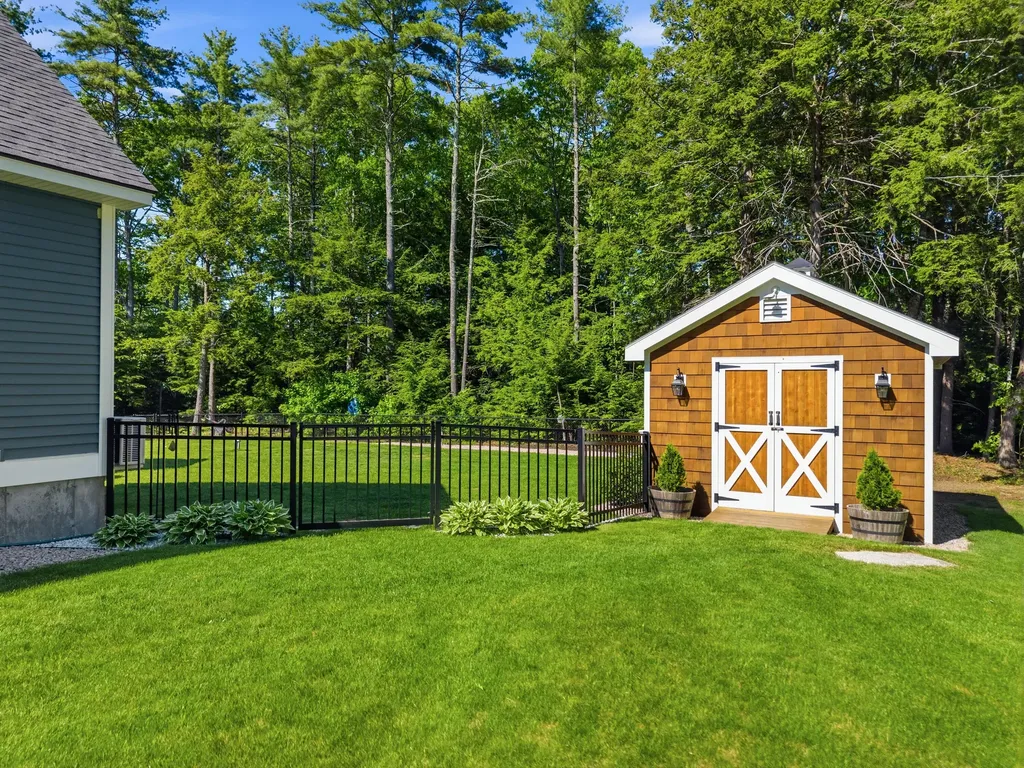 10 Bartlett Drive Arundel ME 04046