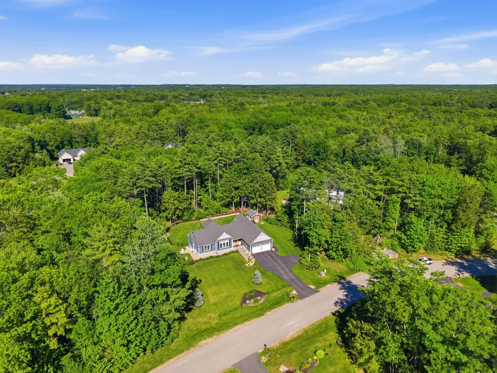 10 Bartlett Drive Arundel ME 04046