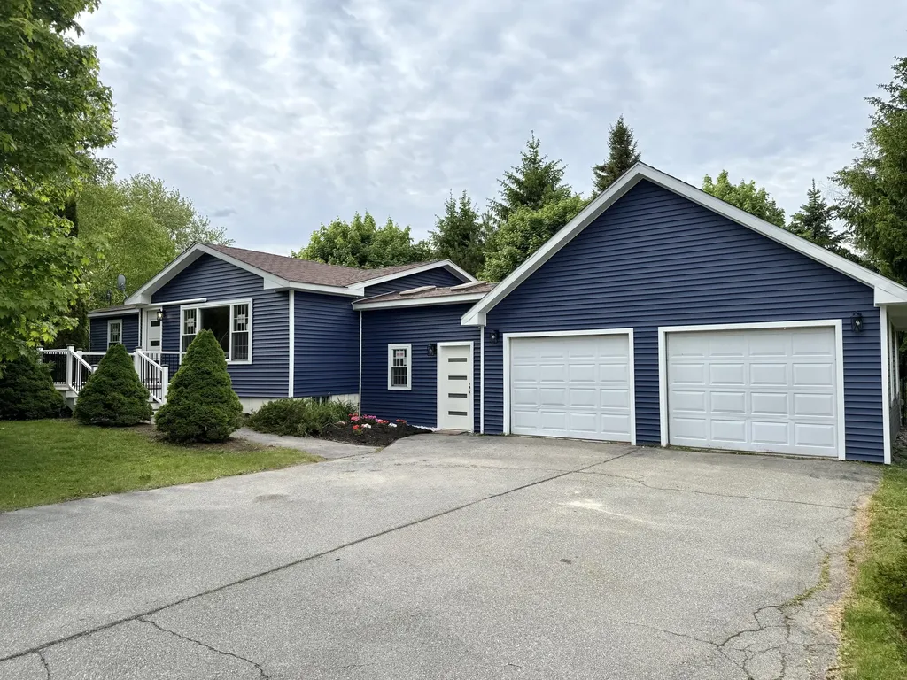 5 Greenfield Avenue Bangor ME 04401