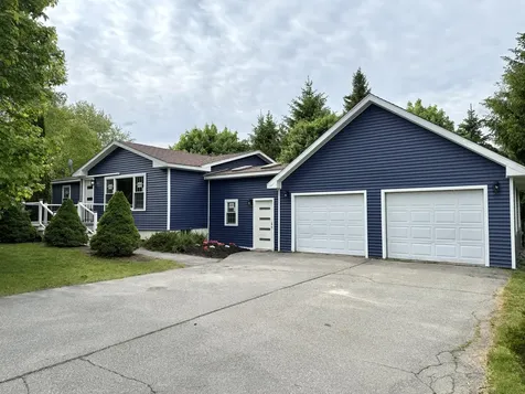 5 Greenfield Avenue Bangor ME 04401