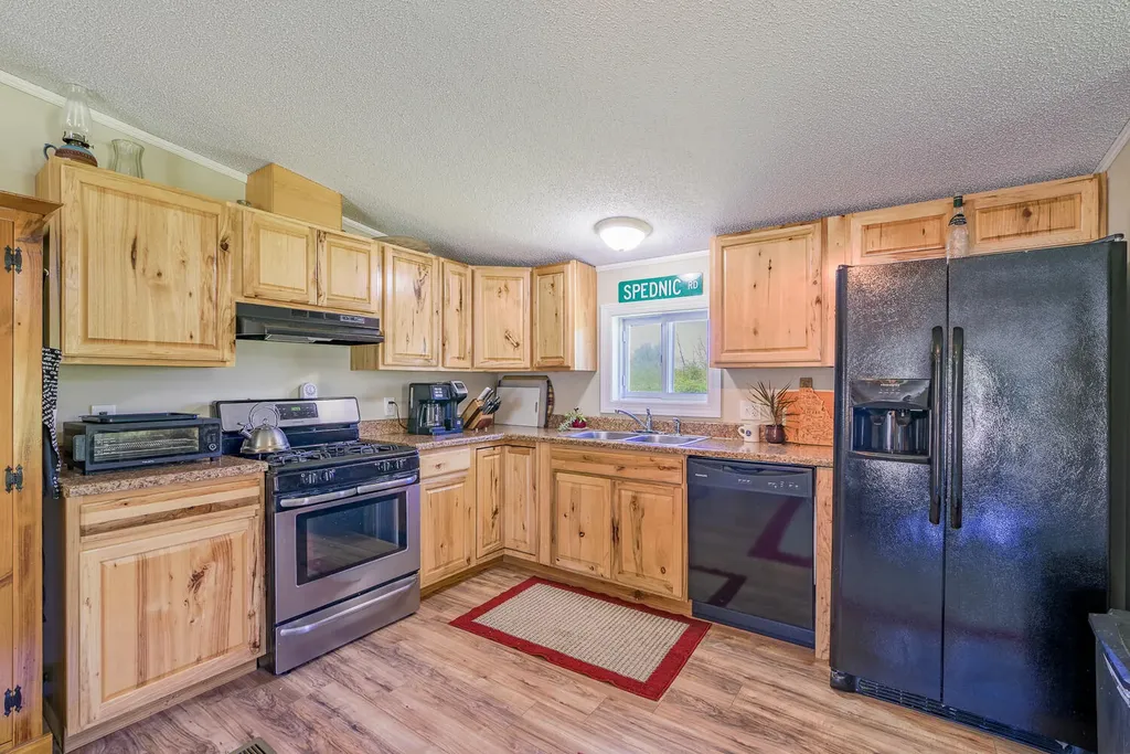 56 Ulmer Street Rockland ME 04841