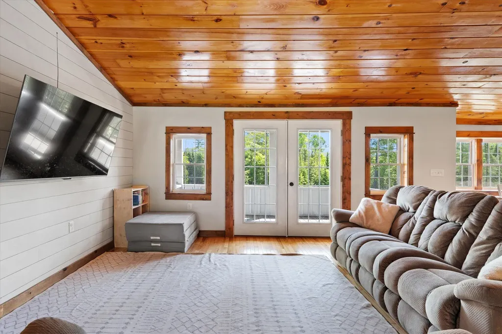 598 Cook Road Carmel ME 04419