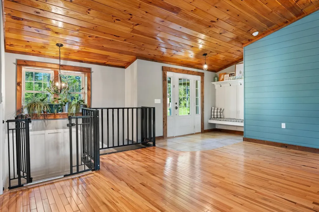 598 Cook Road Carmel ME 04419