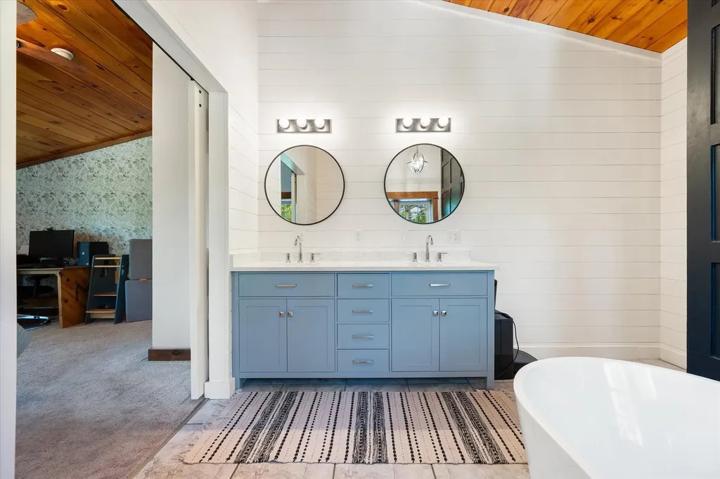 598 Cook Road Carmel ME 04419
