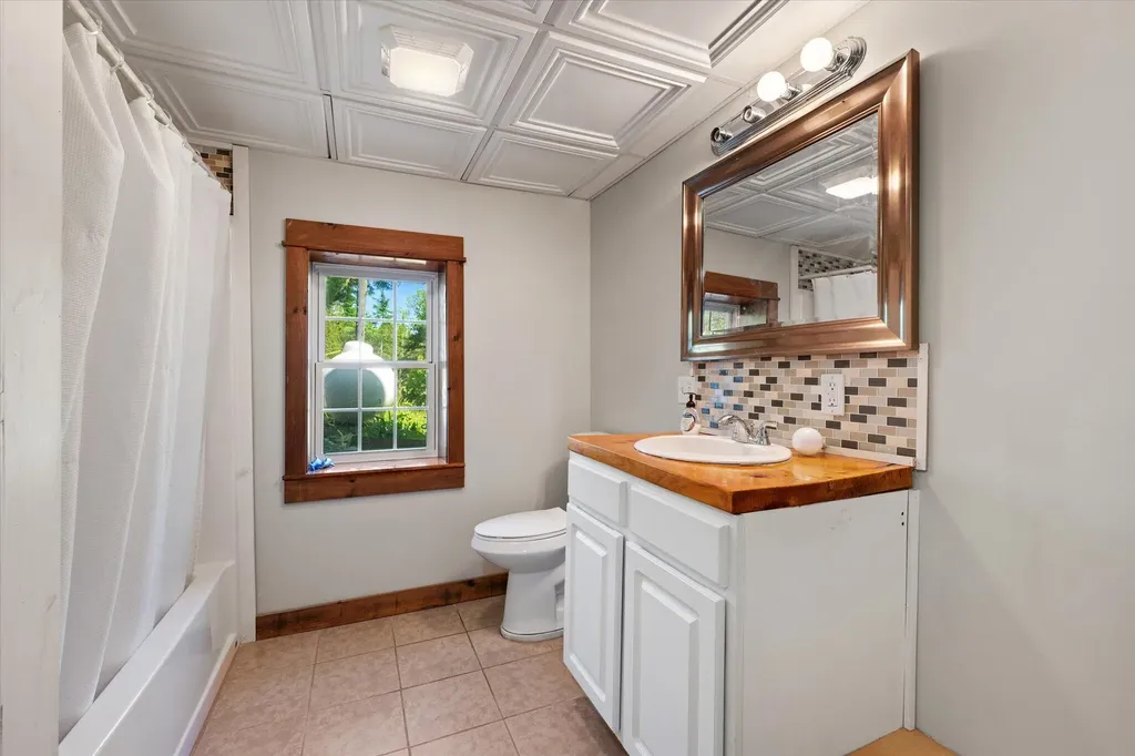 598 Cook Road Carmel ME 04419