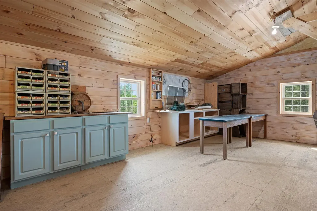 598 Cook Road Carmel ME 04419