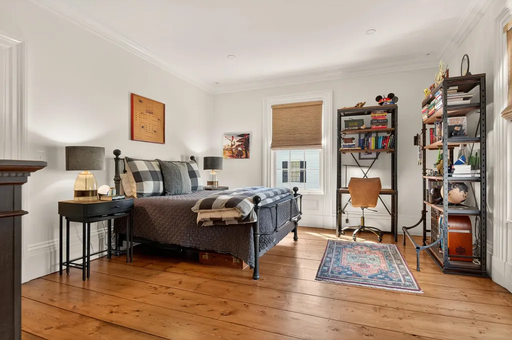 32 Summer Street Kennebunk ME 04043