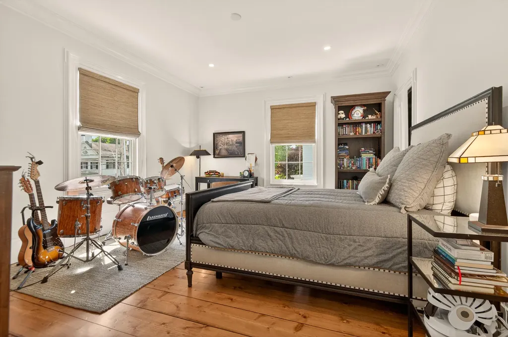 32 Summer Street Kennebunk ME 04043