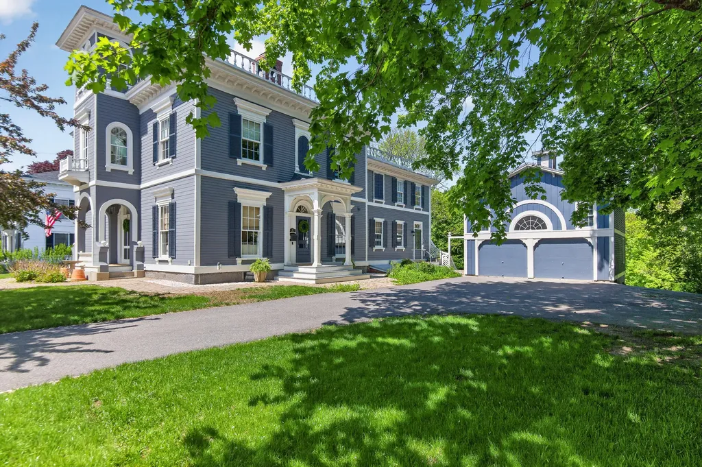 32 Summer Street Kennebunk ME 04043