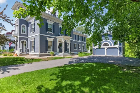 32 Summer Street Kennebunk ME 04043
