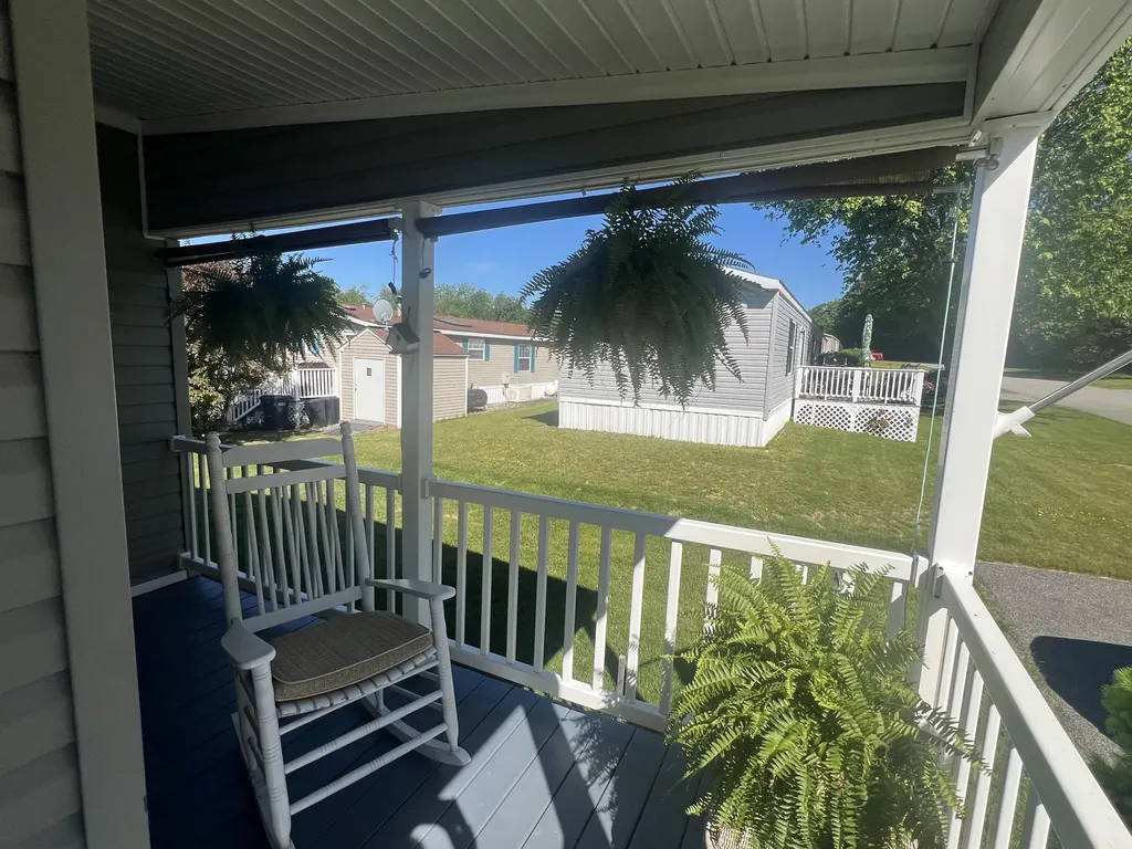 20 Town And Country Drive Lisbon ME 04250