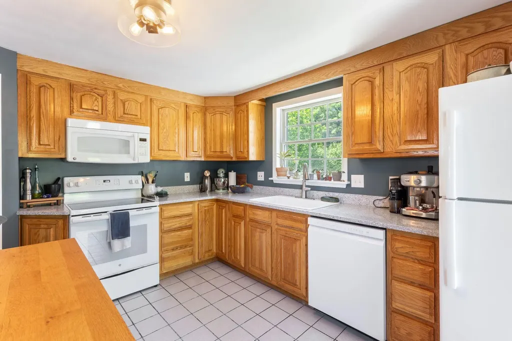 1 Hemphill Drive Westbrook ME 04092