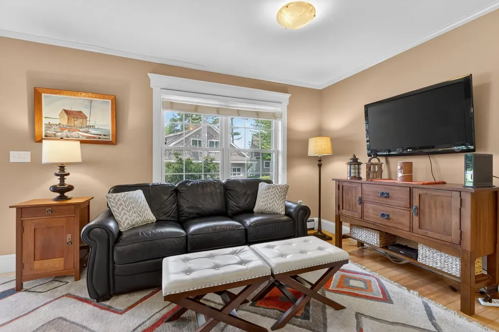38 West Island Way Edgecomb ME 04556