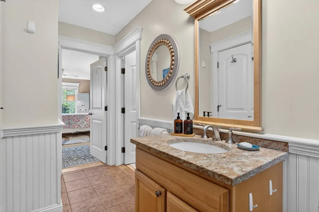 38 West Island Way Edgecomb ME 04556