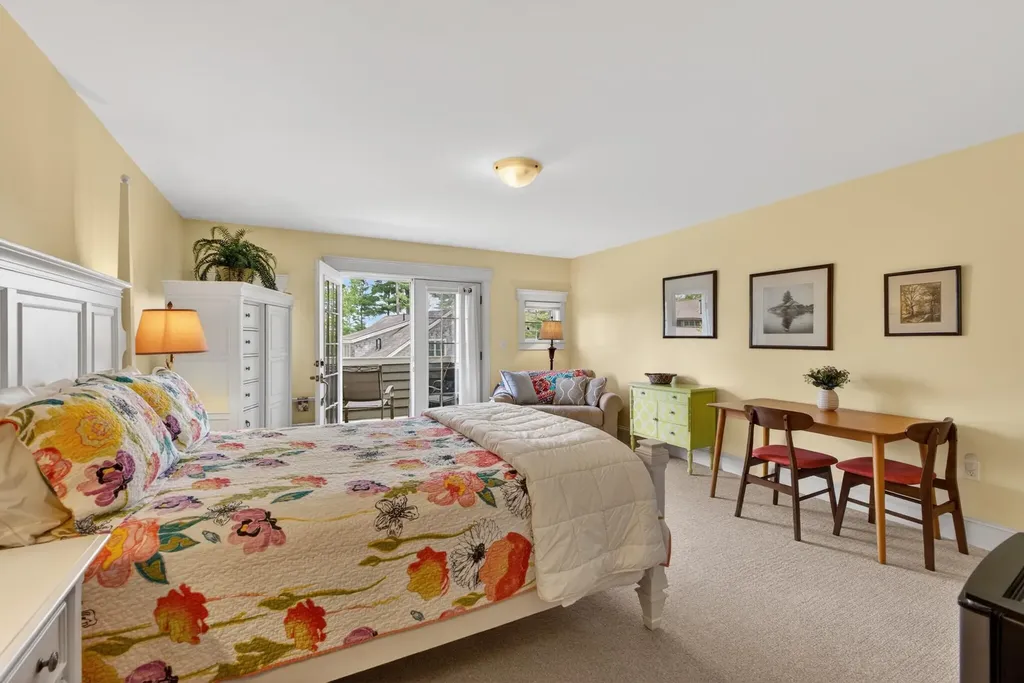 38 West Island Way Edgecomb ME 04556