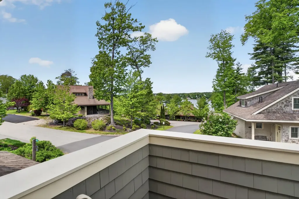 38 West Island Way Edgecomb ME 04556