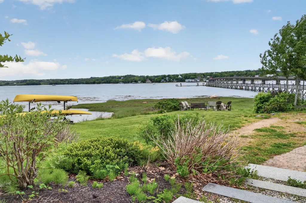 38 West Island Way Edgecomb ME 04556