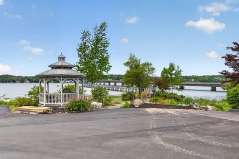 38 West Island Way Edgecomb ME 04556