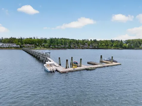 38 West Island Way Edgecomb ME 04556