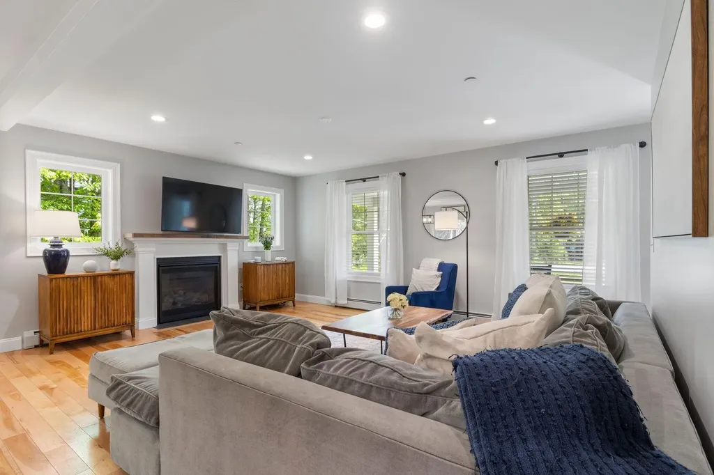 25 Leonards Way Windham ME 04062