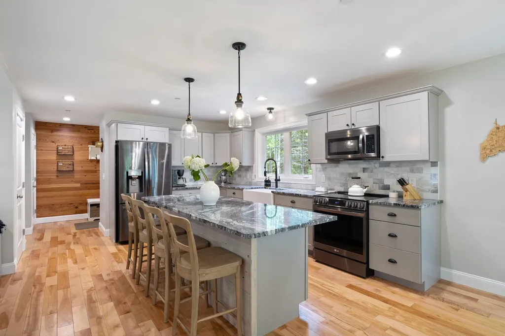 25 Leonards Way Windham ME 04062
