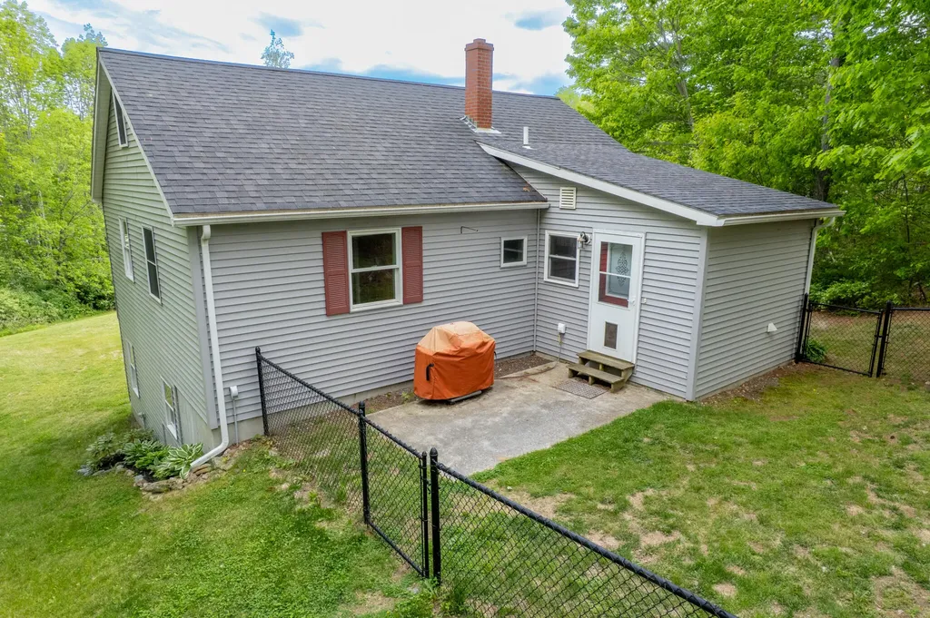 15 Cassidy Lane West Gardiner ME 04345