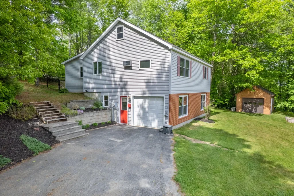 15 Cassidy Lane West Gardiner ME 04345