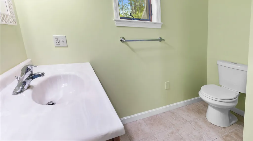 15 Cassidy Lane West Gardiner ME 04345