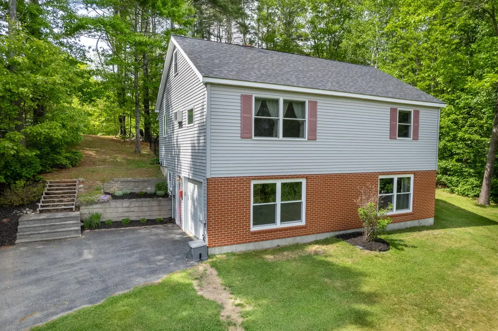 15 Cassidy Lane West Gardiner ME 04345