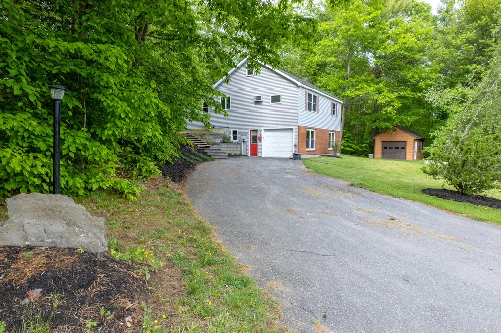 15 Cassidy Lane West Gardiner ME 04345