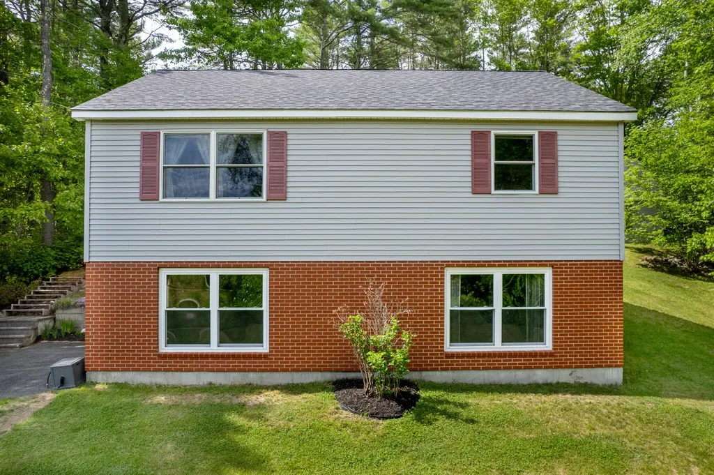 15 Cassidy Lane West Gardiner ME 04345