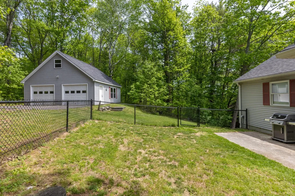 15 Cassidy Lane West Gardiner ME 04345