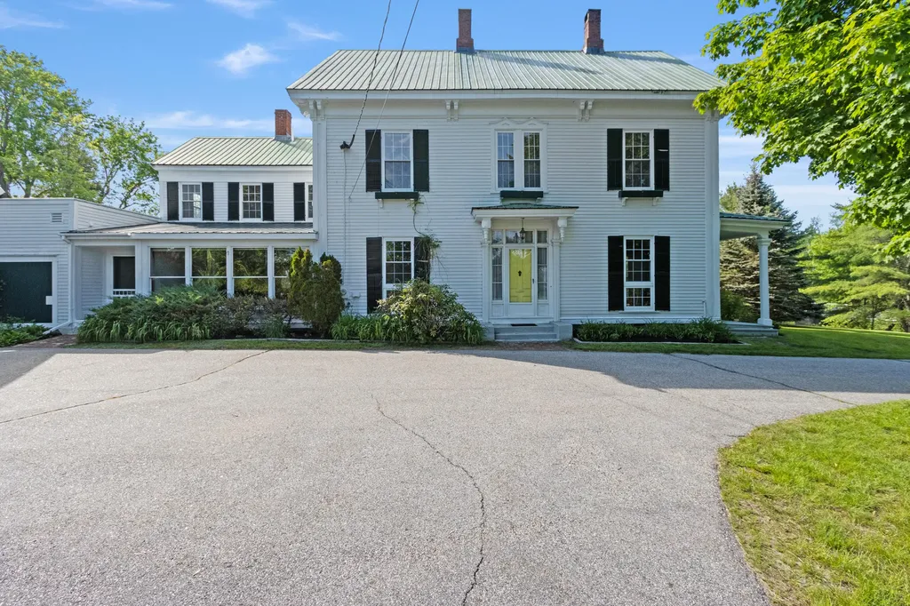 434 Main Street Oxford ME 04270
