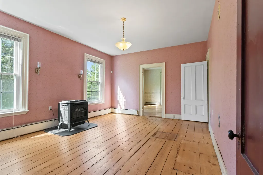 434 Main Street Oxford ME 04270